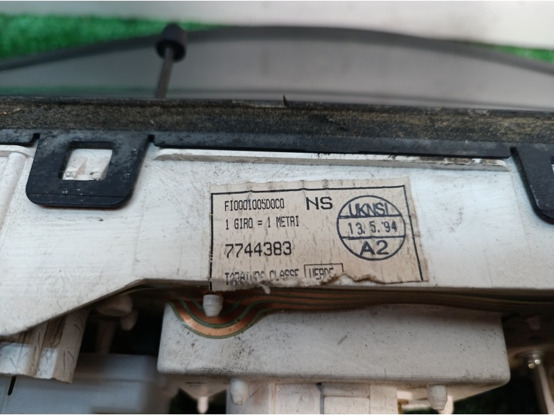Recambio de cuadro instrumentos para fiat punto berlina (176) 1.2 cat referencia OEM IAM 7744383 7744383 7744383 Recambio de cuadro instrumentos para fiat punto berlina (176) 1.2 cat referencia OEM IAM 7744383 7744383 7744383