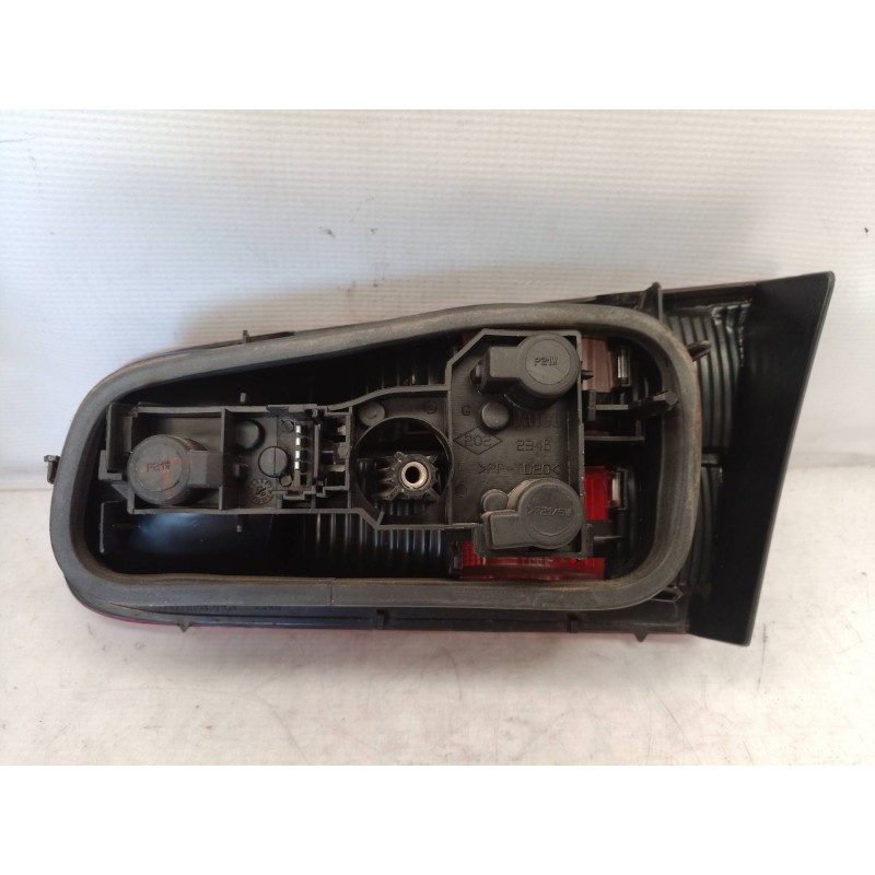 Recambio de piloto trasero izquierdo interior para renault laguna ii (bg0) 2.2 dci turbodiesel referencia OEM IAM 8200002475 820