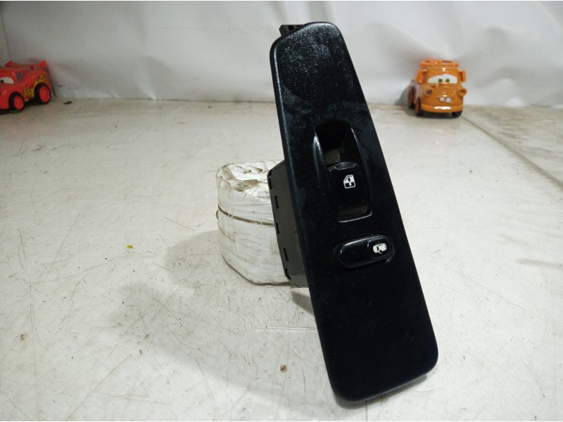 Recambio de mando elevalunas delantero derecho para ssangyong rexton 270 xdi limited referencia OEM IAM 96327938 96327938 963279