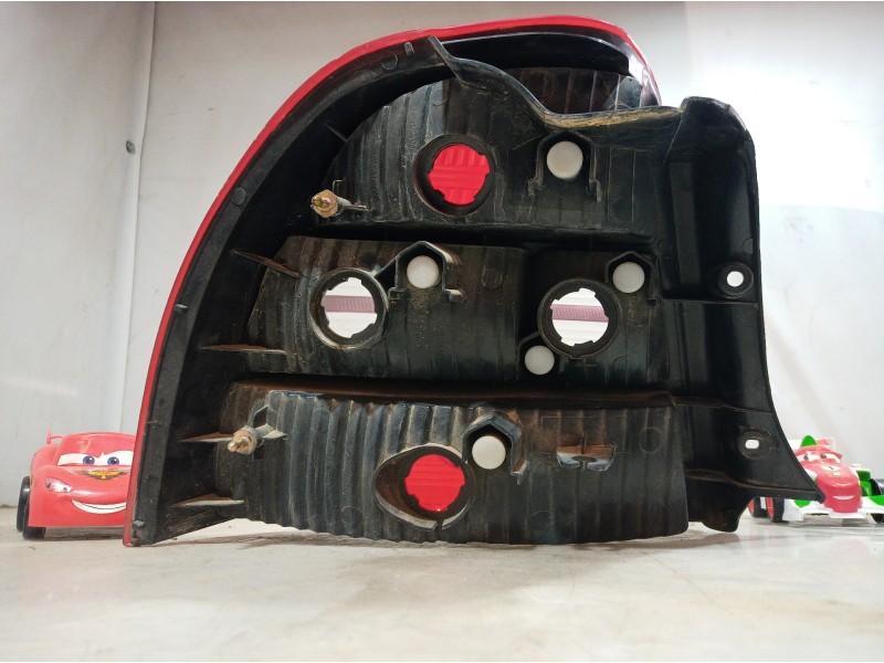 Recambio de piloto trasero derecho para kia shuma 1.5 cat referencia OEM IAM OK2B151140 OK2B151140 OK2B151140