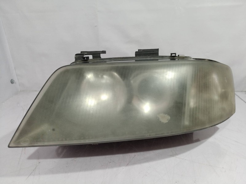 Recambio de faro izquierdo para audi a6 avant (4b5) 2.5 tdi quattro referencia OEM IAM   
