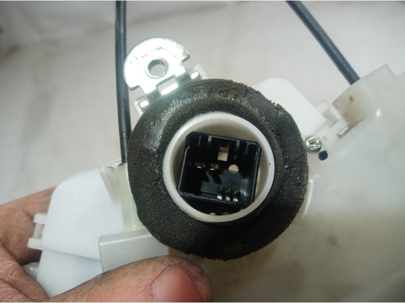 Recambio de cerradura puerta delantera derecha para honda fr-v (be) 1.7 referencia OEM IAM   