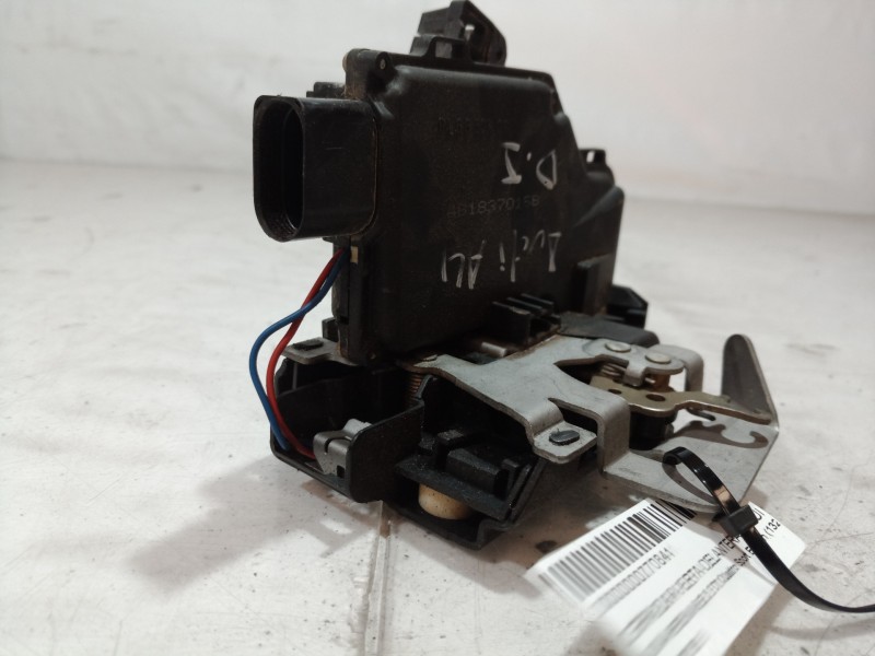 Recambio de cerradura puerta delantera izquierda para audi a4 berlina (8e) 2.5 tdi quattro sport edition (132kw) referencia OEM 