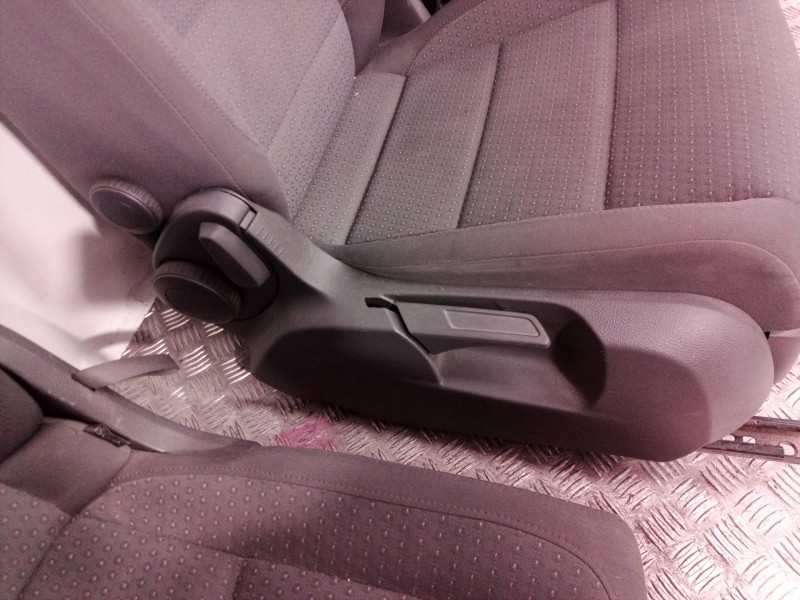 Recambio de juego asientos completo para volkswagen touran (1t3) referencia OEM IAM   