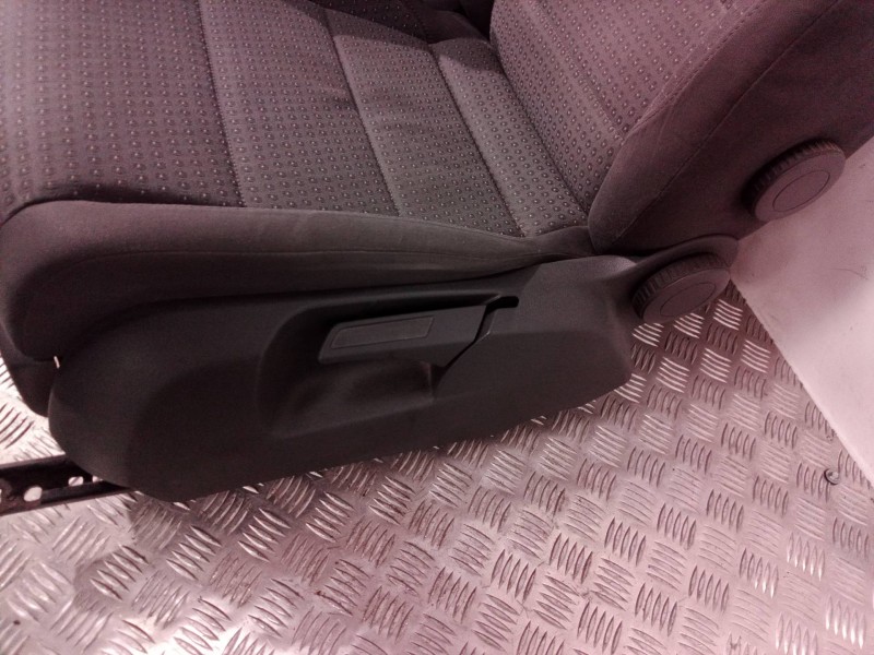 Recambio de juego asientos completo para volkswagen touran (1t3) referencia OEM IAM   