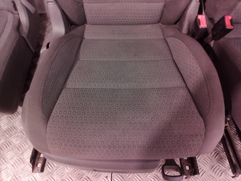 Recambio de juego asientos completo para volkswagen touran (1t3) referencia OEM IAM   
