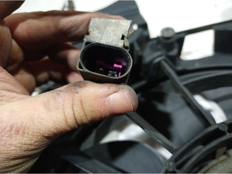 Recambio de electroventilador para audi a4 berlina (8e) 2.5 tdi quattro sport edition (132kw) referencia OEM IAM 1039867007 1039