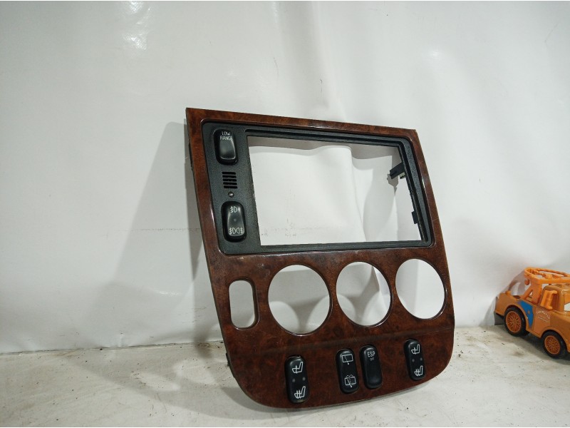 Recambio de moldura para mercedes-benz clase m (w163) 320 (163.154) referencia OEM IAM A1636801736 A1636801736 A1636801736