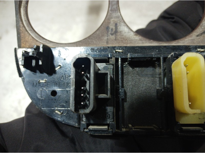 Recambio de moldura para mercedes-benz clase m (w163) 320 (163.154) referencia OEM IAM A1636801736 A1636801736 A1636801736