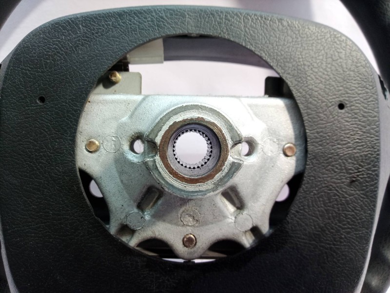 Recambio de volante para isuzu rodeo referencia OEM IAM 66021098030 66021098030 66021098030