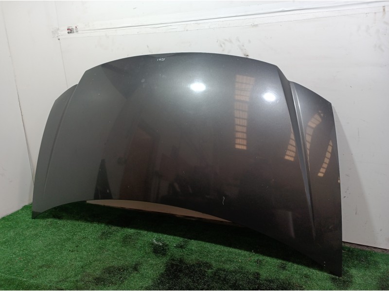 Recambio de capot para chrysler grand voyager limited referencia OEM IAM   