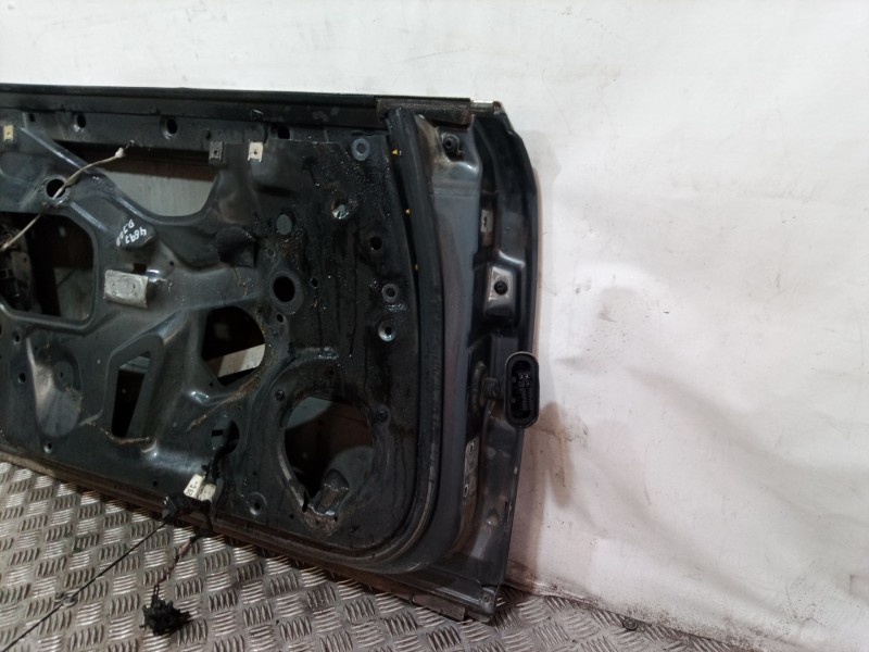 Recambio de puerta delantera izquierda para audi a4 berlina (8e) 2.5 tdi quattro sport edition (132kw) referencia OEM IAM   