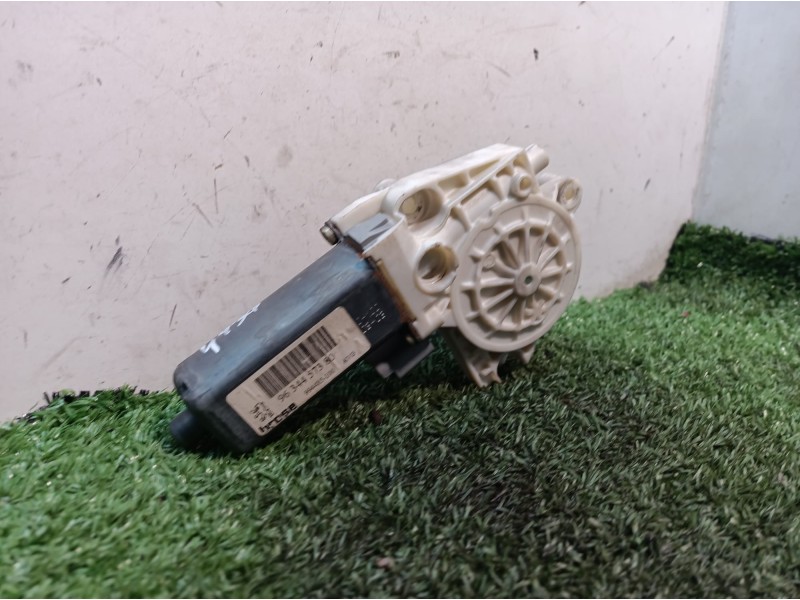 Recambio de motor elevalunas delantero izquierdo para peugeot 307 (s1) xr referencia OEM IAM 9634457380 9634457380 0130822022