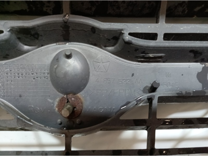 Recambio de paragolpes delantero para chrysler grand voyager limited referencia OEM IAM  04857388AA 4857522AA