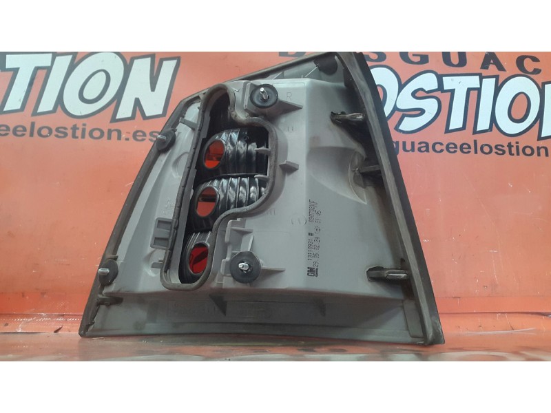 Recambio de piloto trasero derecho para opel astra g berlina club referencia OEM IAM 29050224D 29050224 12110931