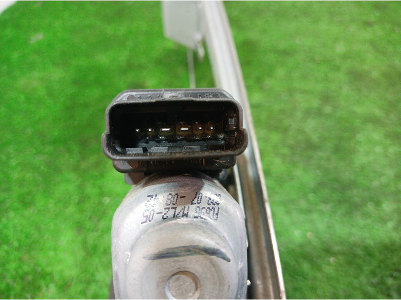 Recambio de elevalunas trasero derecho para renault scenic ii confort dynamique referencia OEM IAM 402048A 402048A 402048A