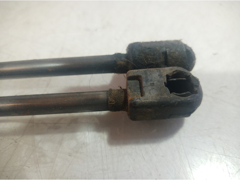 Recambio de amortiguadores maletero / porton para opel omega b elegance berlina referencia OEM IAM 90379054 90379054 90379054