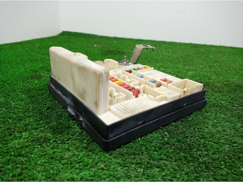 Recambio de caja reles / fusibles para renault scenic ii confort dynamique referencia OEM IAM 8200481866 8200481866 519158083