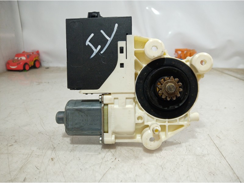 Recambio de motor elevalunas trasero izquierdo para ford c-max edition referencia OEM IAM A2C530988959 A2C530988959 994813101