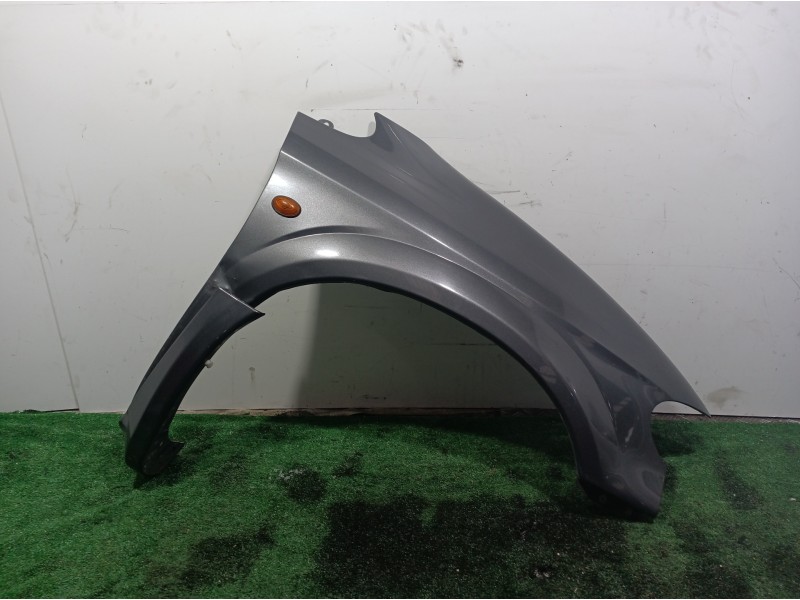 Recambio de aleta delantera derecha para chrysler grand voyager limited referencia OEM IAM   