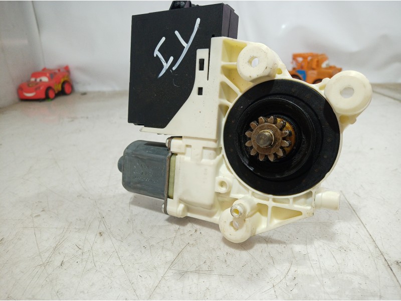 Recambio de motor elevalunas trasero izquierdo para ford c-max edition referencia OEM IAM A2C530988959 A2C530988959 994813101