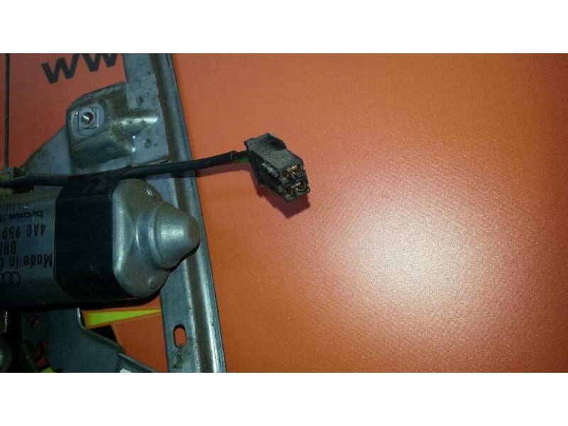 Recambio de elevalunas trasero izquierdo para audi 100 berlina (c4) s4 referencia OEM IAM 4A0959801A  