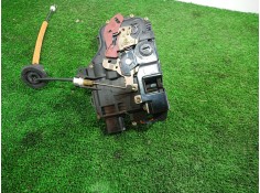 Recambio de cerradura puerta trasera derecha para audi a4 avant (8e) 1.9 tdi (96kw) referencia OEM IAM    2