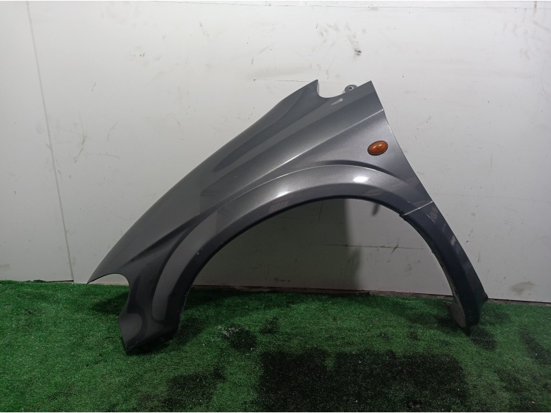 Recambio de aleta delantera izquierda para chrysler grand voyager limited referencia OEM IAM   