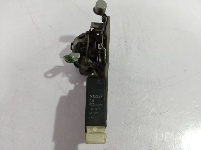 Recambio de cerradura puerta trasera derecha para opel omega b elegance berlina referencia OEM IAM 605329 605329 605329
