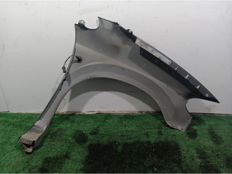 Recambio de aleta delantera izquierda para chrysler grand voyager limited referencia OEM IAM   