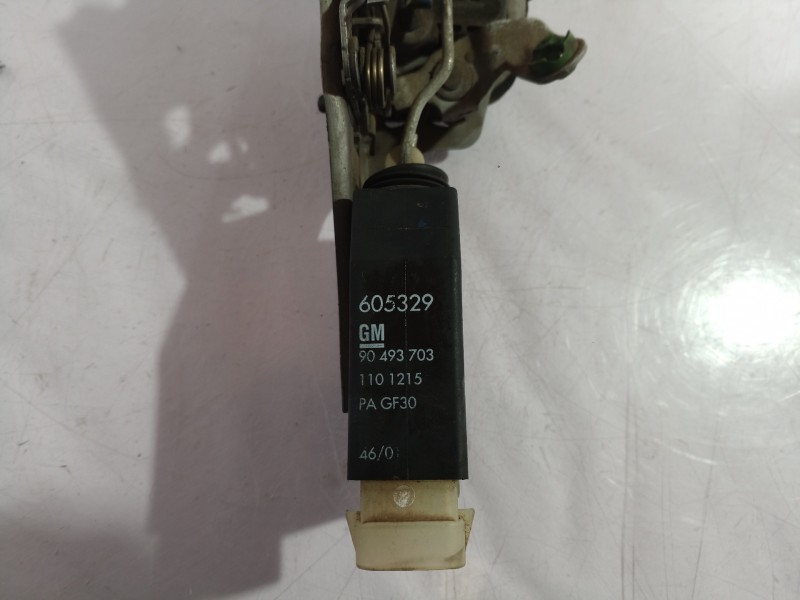 Recambio de cerradura puerta trasera izquierda para opel omega b elegance berlina referencia OEM IAM 605329 605329 605329