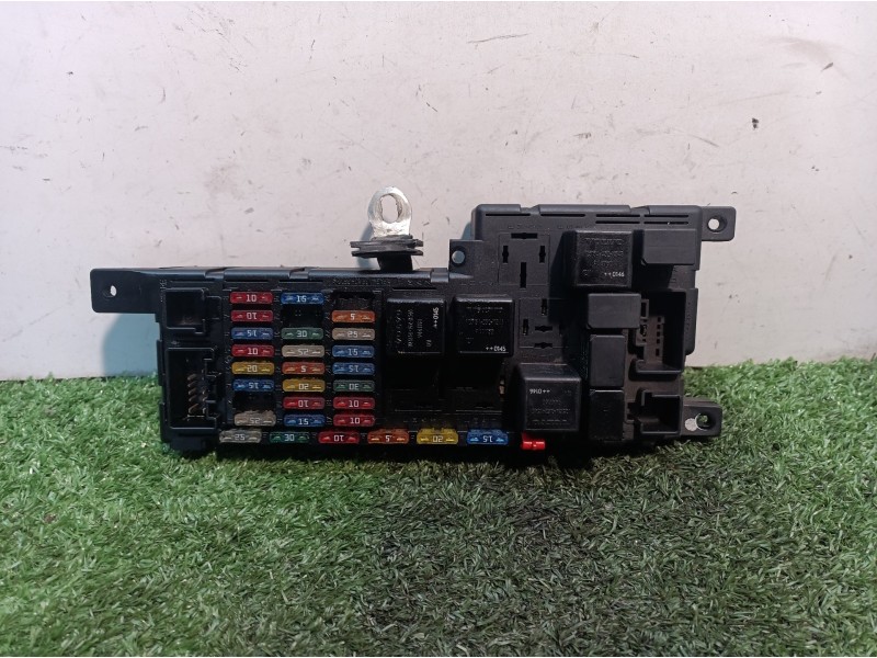 Recambio de caja reles / fusibles para volvo s60 berlina referencia OEM IAM 8637841 8637841 518322326
