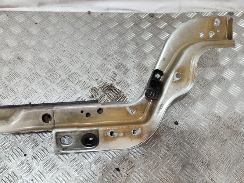 Recambio de travesaño superior para fiat qubo (300) 1.3 16v jtd cat referencia OEM IAM   