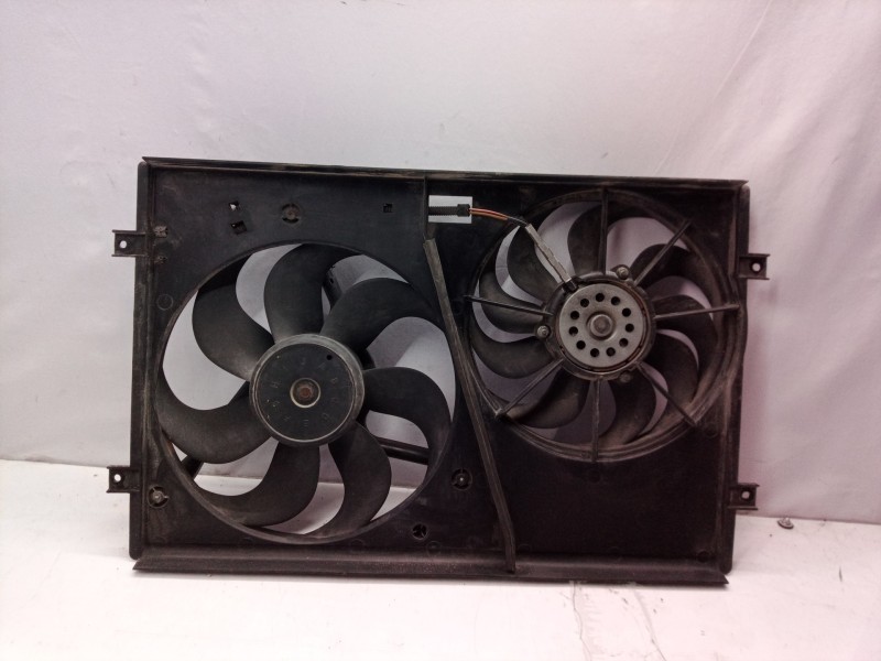 Recambio de electroventilador para volkswagen polo (9n1) trendline referencia OEM IAM 600121207 600121207 881062023