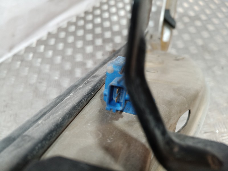 Recambio de travesaño superior para fiat qubo (300) 1.3 16v jtd cat referencia OEM IAM   