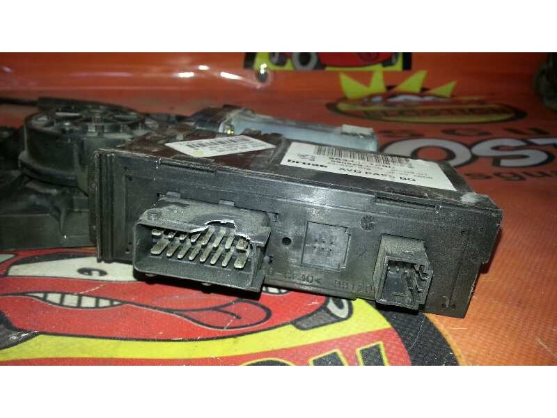 Recambio de elevalunas delantero derecho para peugeot 307 (s1) 2.0 hdi cat referencia OEM IAM 9634457480   Recambio de elevalunas delantero derecho para peugeot 307 (s1) 2.0 hdi cat referencia OEM IAM 9634457480