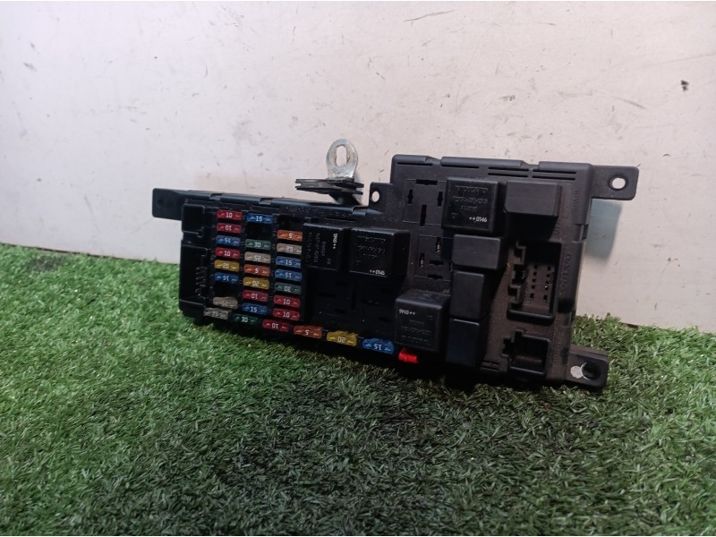 Recambio de caja reles / fusibles para volvo s60 berlina referencia OEM IAM 8637841 8637841 518322326