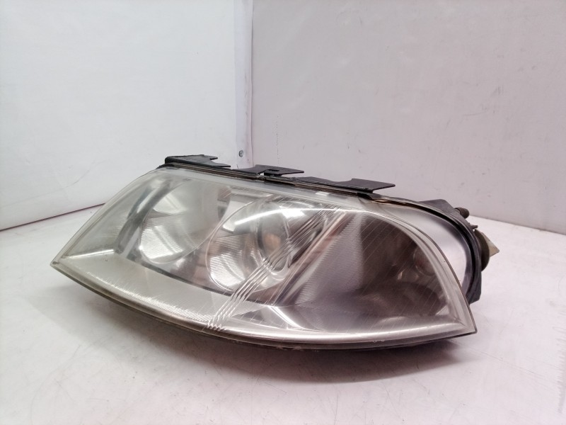 Recambio de faro izquierdo para volkswagen passat berlina (3b3) advance referencia OEM IAM 3B0941015AK 3B0941015 3B0941015