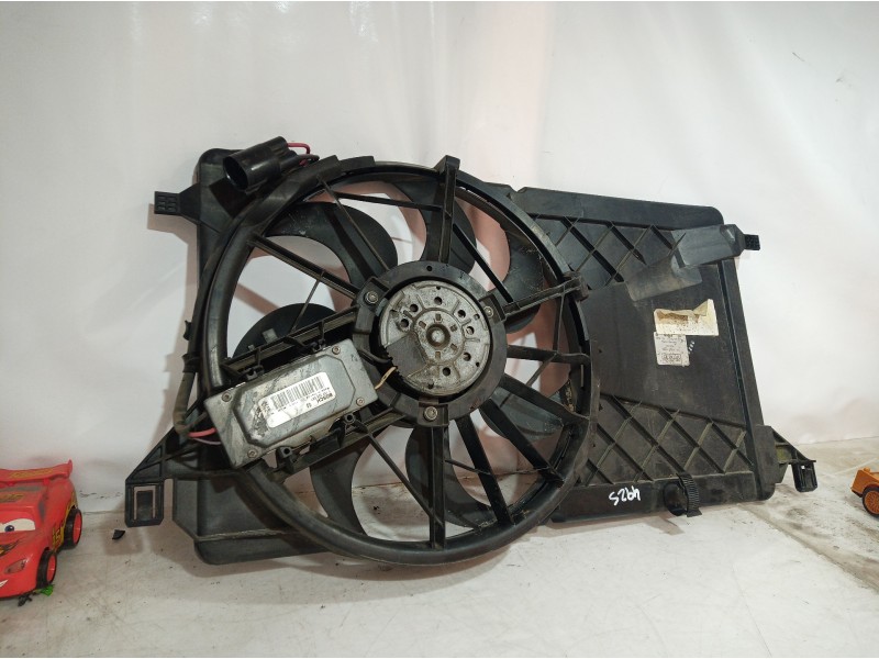 Recambio de electroventilador para ford focus berlina (cap) titanium referencia OEM IAM 3M5H8C607VC 3M5H8C607VC 3M5H8C607
