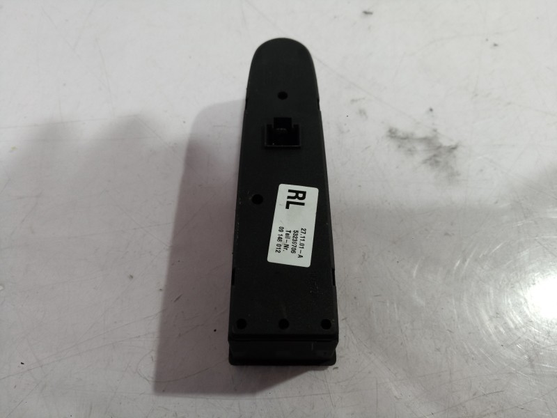 Recambio de maneta elevalunas delantera derecha para opel omega b elegance berlina referencia OEM IAM 53239706 53239706 53239706