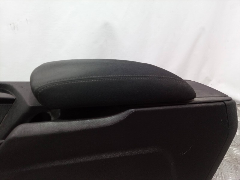 Recambio de apoyabrazos central para peugeot 308 sw allure referencia OEM IAM 96775883 96775883 96775883