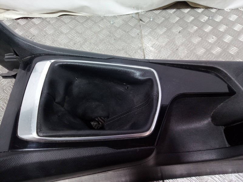 Recambio de apoyabrazos central para peugeot 308 sw allure referencia OEM IAM 96775883 96775883 96775883