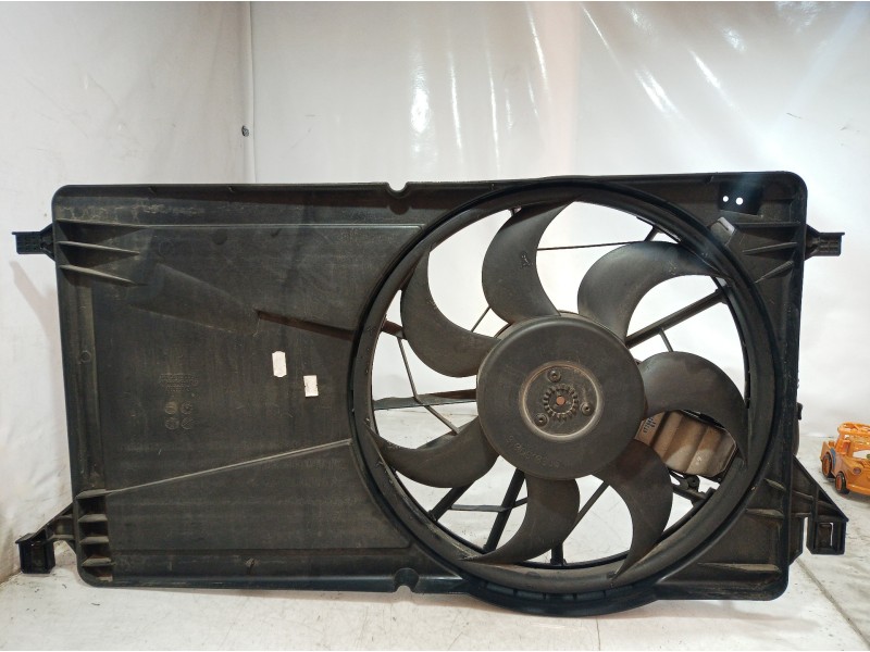 Recambio de electroventilador para ford focus berlina (cap) titanium referencia OEM IAM 3M5H8C607VC 3M5H8C607VC 3M5H8C607