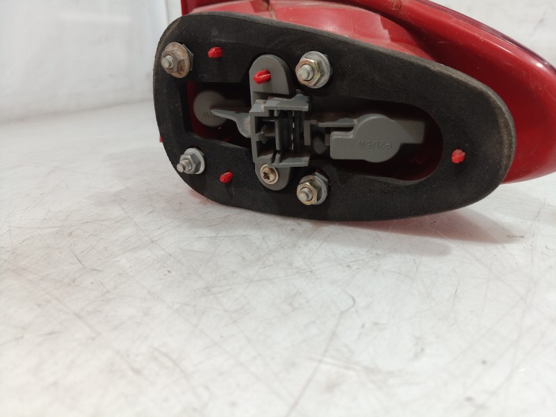 Recambio de piloto trasero izquierdo para alfa romeo 147 (190) 1.6 t.spark eco distinctive referencia OEM IAM 0046556346 0046556