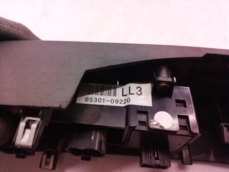 Recambio de aireador para ssangyong kyron 200 xdi premium 4wd referencia OEM IAM 6961009000 6961009000 8530109220