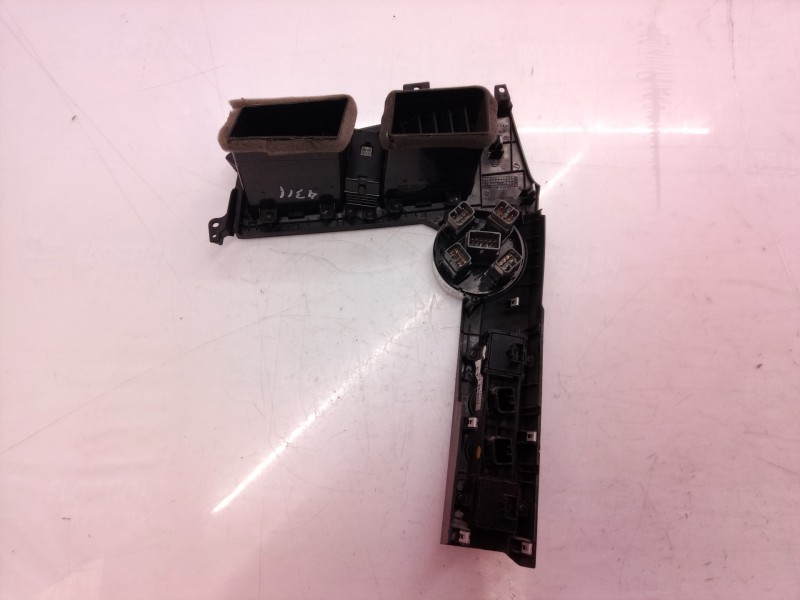 Recambio de aireador para ssangyong kyron 200 xdi premium 4wd referencia OEM IAM 6961009000 6961009000 8530109220