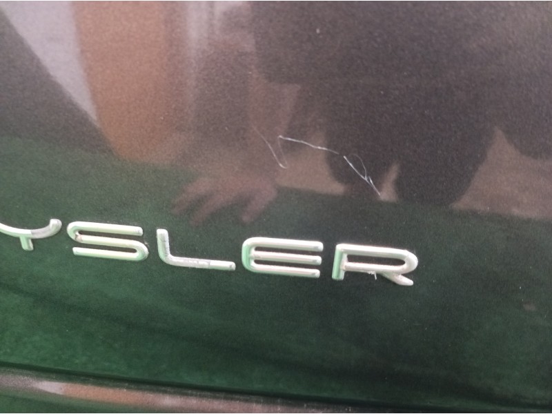 Recambio de porton trasero para chrysler grand voyager limited referencia OEM IAM   