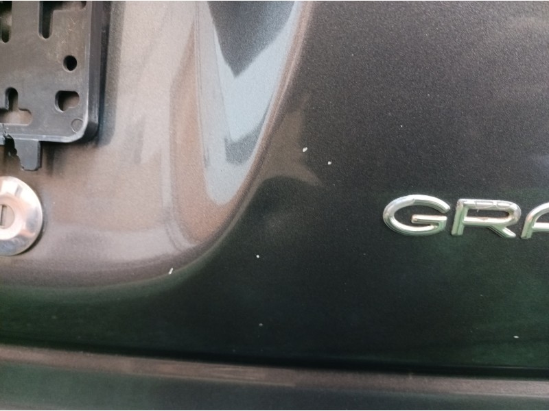 Recambio de porton trasero para chrysler grand voyager limited referencia OEM IAM   