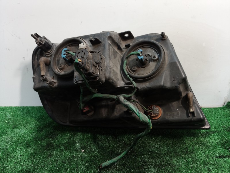 Recambio de faro izquierdo para jeep gr.cherokee (wj/wg) 2.7 crd laredo referencia OEM IAM   