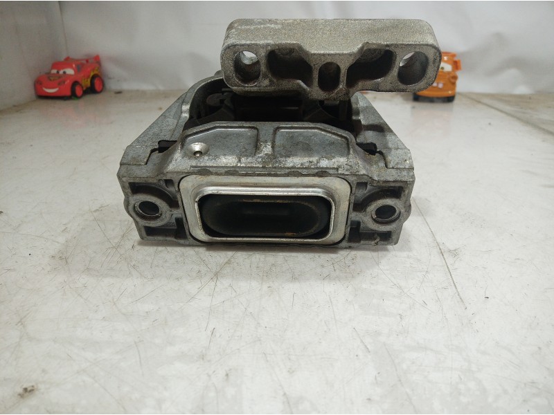 Recambio de soporte motor derecho para skoda suberb (3t4) exclusive 4x4 referencia OEM IAM 1K0199262CB 1K0199262CB 1K0199262